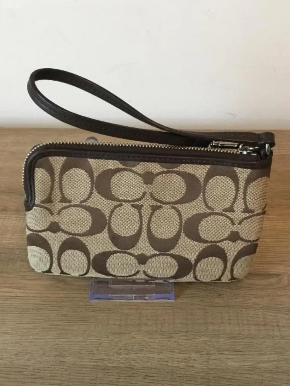 Coach Corner Zip Wristlet in Outline Signature Canvas with Hangtag J1521 564375 - Picture 2 of 5